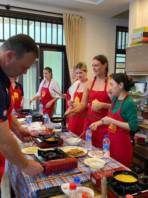 Hoi An: Jolie Cooking Class - Inside the home-style kitchen: hands-on cooking for real skill levels
