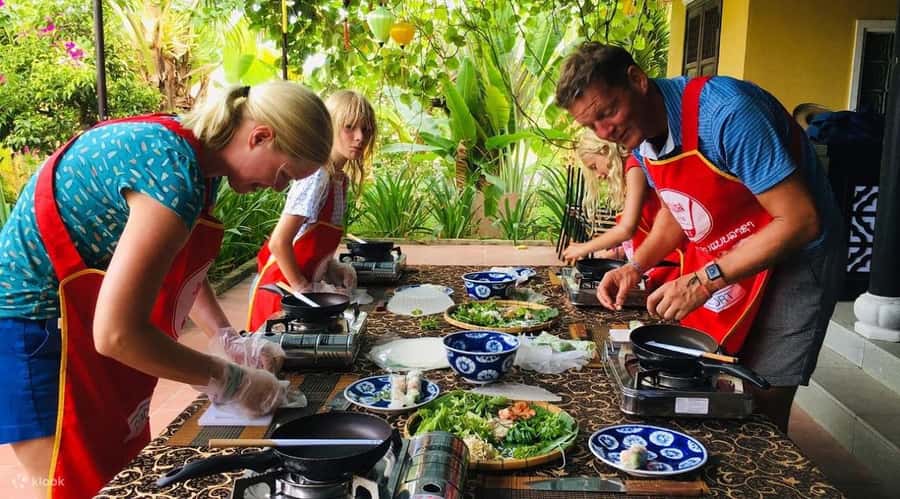 Hoi An: Making Lantern &Cooking Class with Basket Boat Ride - Lantern-making class: color, shape, and building your own souvenir