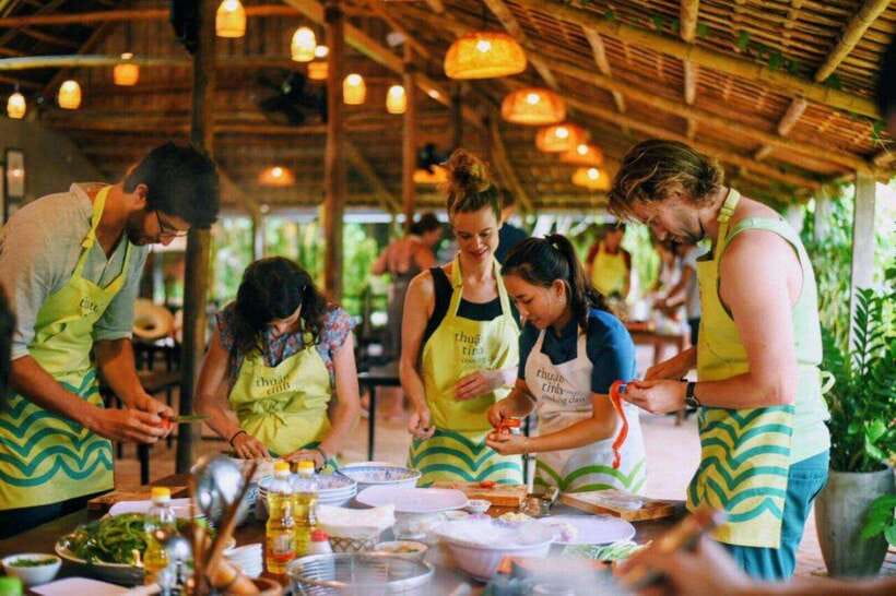 Hoi An : Vietnamese Cooking Class with Phở and Eco Tour - Hoi An pickup, then straight to the market for real ingredients