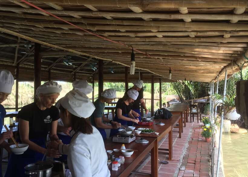 Hoian/Danang: Eco Cooking Class, Cruise Trip, Basket Boat - Market With the Chef: Picking Ingredients the Vietnamese Way