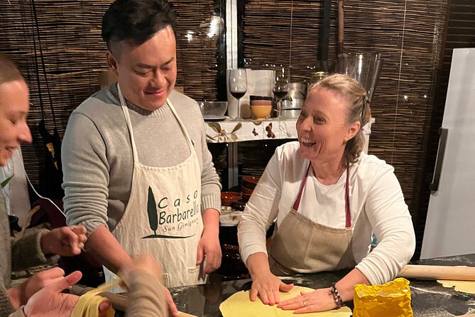 Home made Pasta Cooking Class in Tuscany - English guide support (and how that helps your experience)