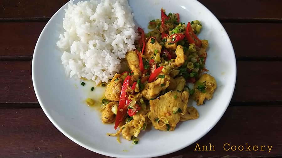 Hue Cooking Class with local-Visit market, cook local food - Hands-On Cooking at a Local Home With Anh