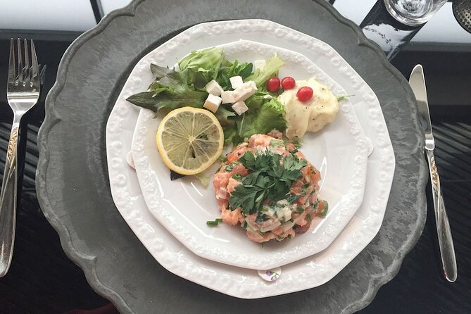 Icelandic Cooking Class in Downtown Reykjavik with Musical Hosts - Dietary Options and Seasonal Menu Changes