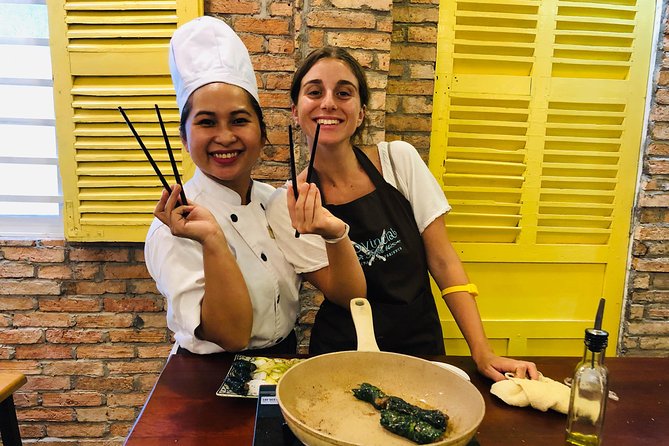 Immersive Cooking Class & Wet Market Tour by Local Chef +Cookbook - Ben Thanh wet market first: why you start by shopping