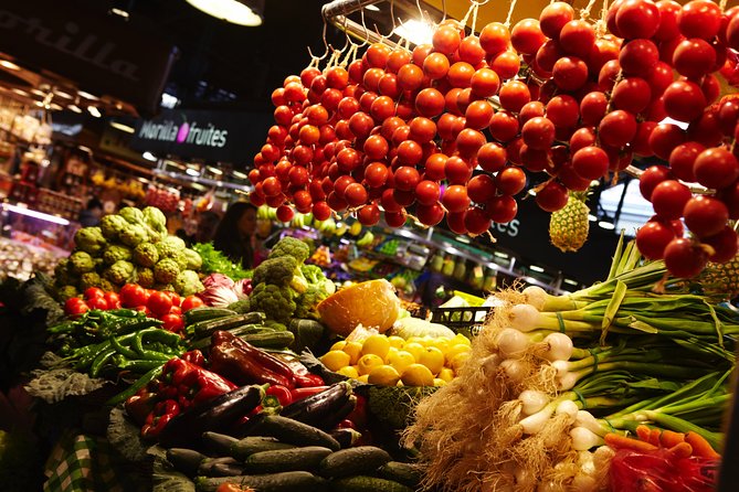 Interactive Paella & Market: Bottomless Wine & Rambla Views - Wine, lunch, and timing: enjoying the Rambla day without rushing