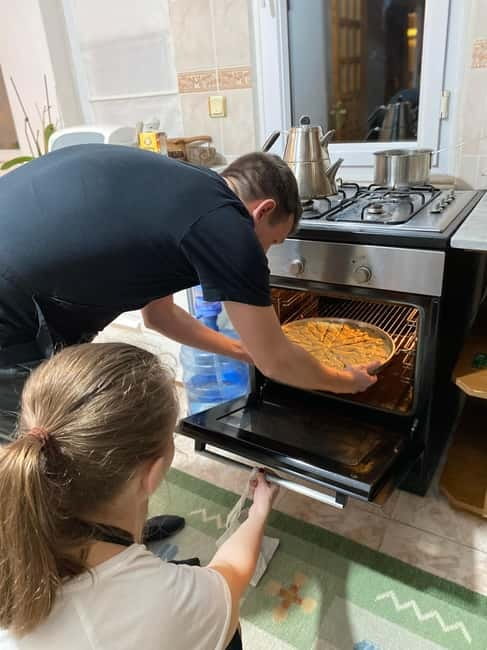 Istanbul: Turkish Baklava Cooking Class with a Local Host - Small group size (up to 6) and English/Turkish teaching