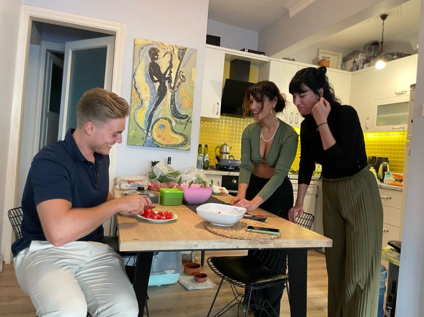 Istanbul: Vegan/Vegetarian Cooking Class with Locals at Home - English and Turkish instruction in a group of 6