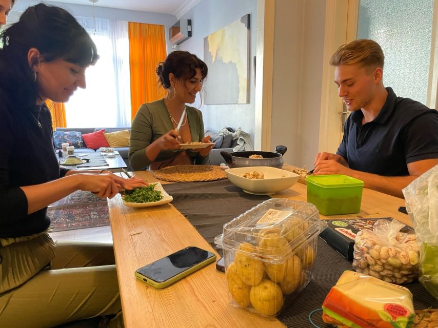 Istanbul: Vegan/Vegetarian Cooking Class with Locals at Home - Why this Istanbul vegan class feels different from a typical food tour