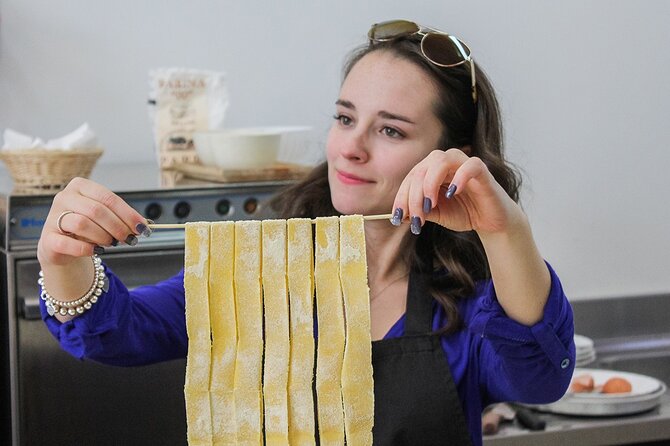Italian Cooking Class and Wine Tasting in Tuscany - From chef to workstation: how the class rhythm really feels