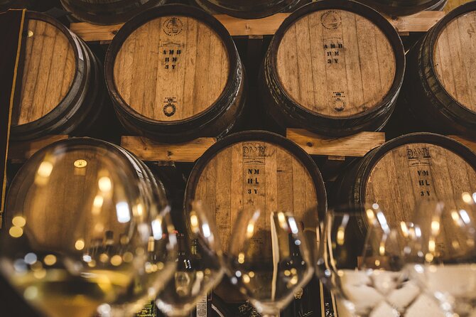 Italian Cooking Class and Wine Tasting in Tuscany - Wine, olive oil, and vinegar tasting: how to make it educational