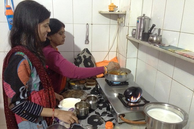 Jaipur Market Tour & Vegetarian Rajasthani Home Cooking Class - Choosing lunch or dinner: timing that matches your itinerary