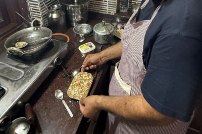 Jaipur Pink City Cooking Class - The Flow of the Class: Welcome Drink, Spice Talk, Then Cooking