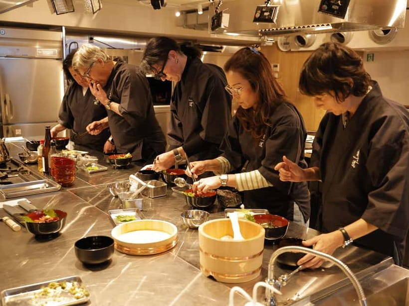 Japanese Knife Skills & Tuna Don/Sushi Workshop in Tokyo - Meeting the group and getting oriented fast