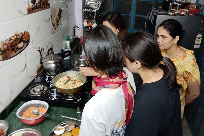Jodhpur Private Cooking Class With Family - Learning Style: Clean Kitchen, Beginner-Friendly Steps, Real Family Teaching