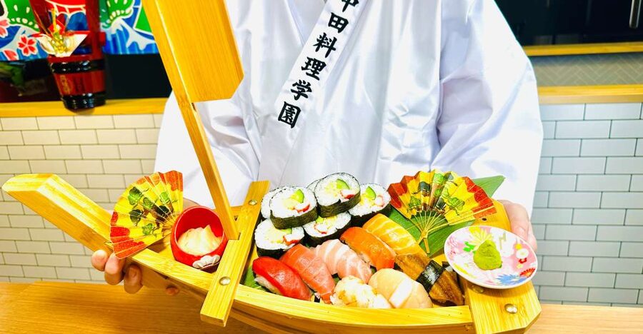 Kanazawa: Authentic Japanese Cooking and Sushi-Making Lesson - Hands-On Sushi-Making: Oshizushi With Premium Fish
