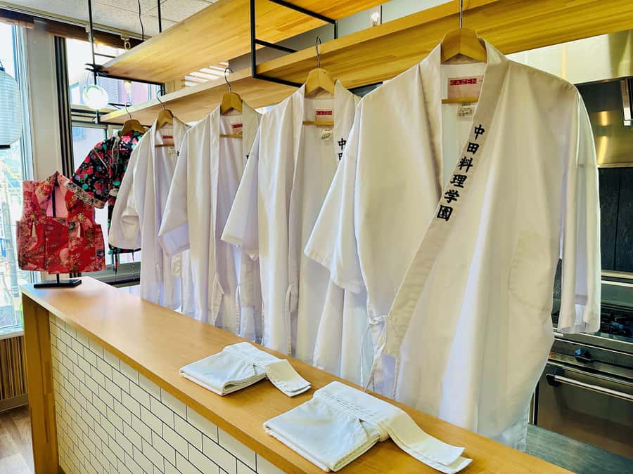 Kanazawa: Authentic Japanese Cooking and Sushi-Making Lesson - Sides, Miso Soup, and the Full Meal Experience