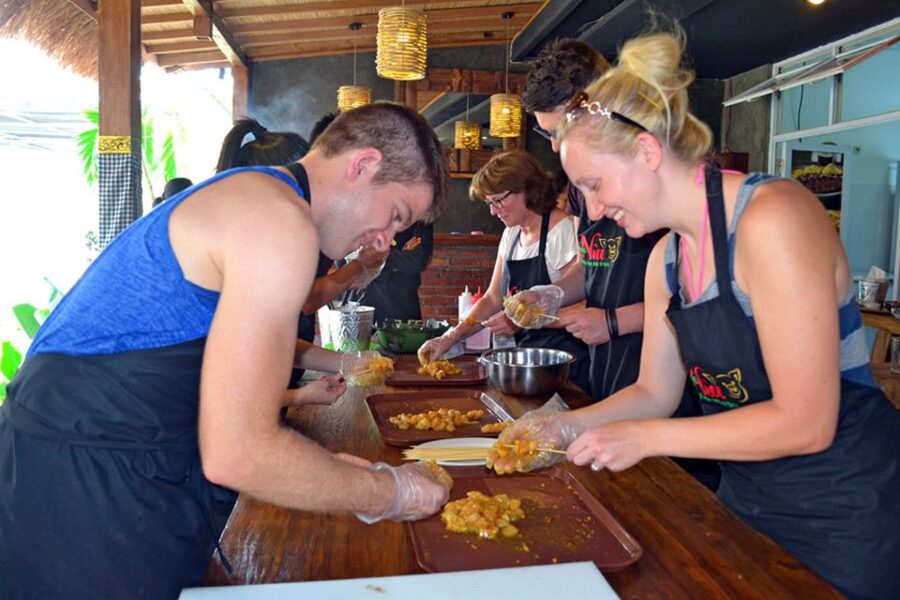 Kathmandu: 3-Hours of Cooking Class with Meals - What to wear and bring (so you’re comfortable in the kitchen)