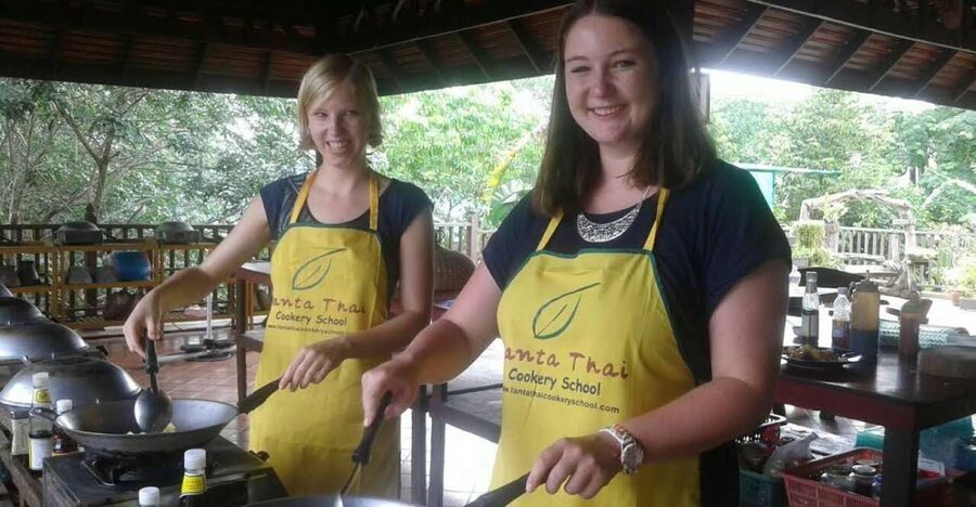 Koh Lanta: Evening Course at Lanta Thai Cookery School - Choosing 4 dishes from 10: your menu, your style
