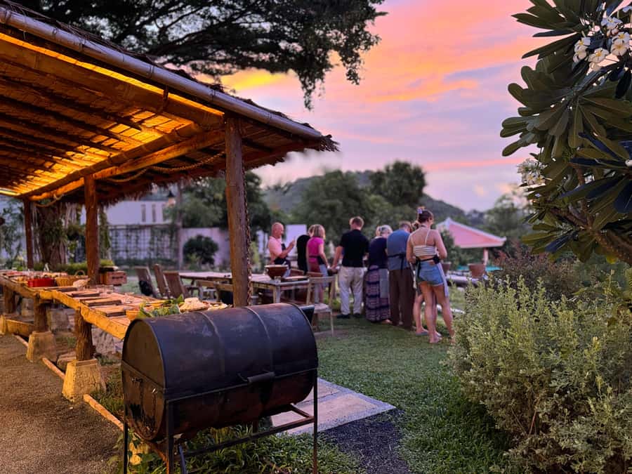 Koh Samui: Evening Thai Cooking Class with Organic Garden - Curry paste grinding with front-row views