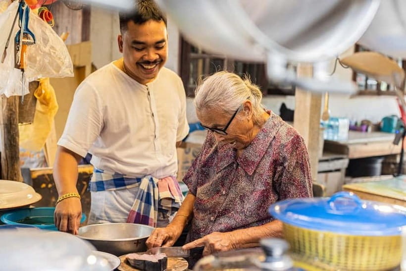 Koh Samui: Thai Cooking Class with Samui Local Family - Big Buddha Market: learning Thai flavors before you cook