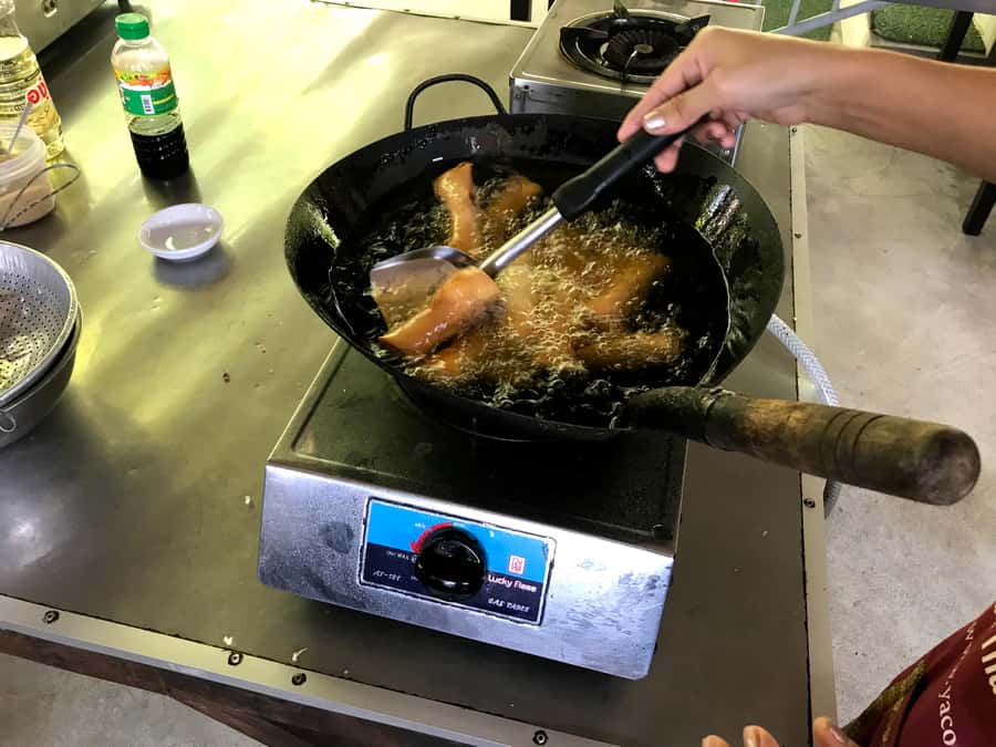 Krabi: Morning/Afternoon Thai Cooking Class at Ya's Cookery - Cutting Boards, Woks, and the Chef’s Step-by-Step Logic