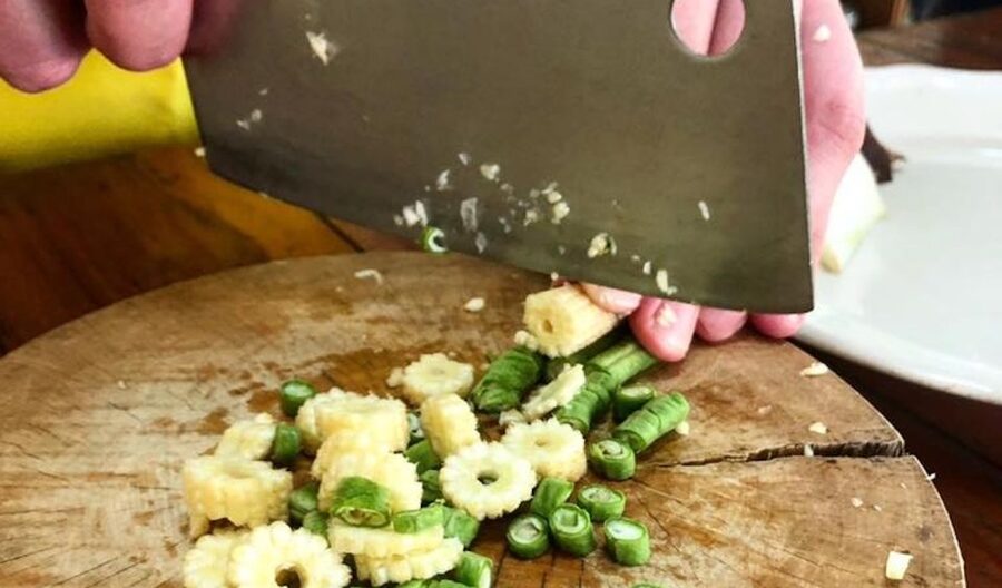 Krabi: Traditional Thai Cooking Class - Pickup, drive, and the classroom rhythm in 3.5 hours