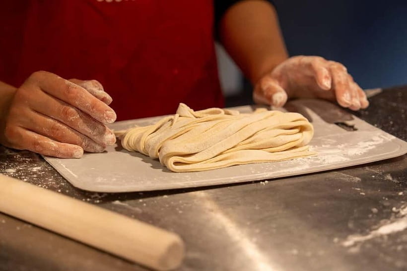 Kyoto Udon & Tempura Cooking Class with Professional Chefs - Finding the kitchen: meeting at 7-Eleven Kyoto Kawaramachi-Takoyakushi