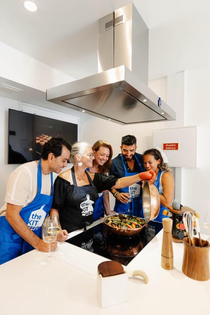Lagos: Market Tour and Cataplana Cooking Class - Small Group Size (Up to 8) Means You Don’t Get Lost