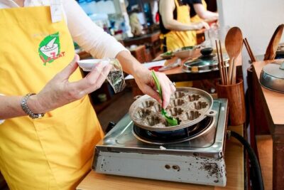 LaZat Malaysian Cooking Class - Getting There: Majestic Hotel vs. Pasar Besar Meeting Point