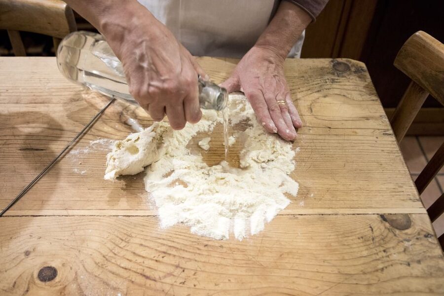 Lecce: Pasta & Tiramisu Cooking Class at a Local's Home - The 3-Hour Flow: Aperitivo, Hands-On Pasta, Then a Proper Meal
