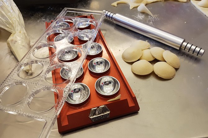 Lezione di Cucina : Pasta Fresca - Casa Scarica and the 10:00 start in Gragnano