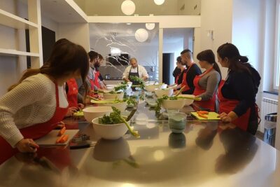 Lezione di Cucina : Pasta Fresca - The real lesson: kneading fresh pasta dough step by step