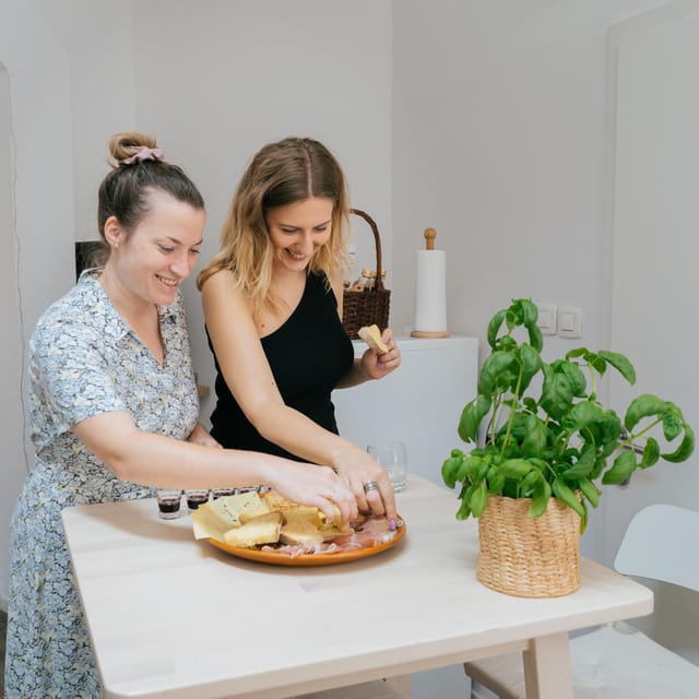 Ljubljana: Traditional Slovenian štrukelj Cooking Class - The hands-on session: timing, teamwork, and staying relaxed