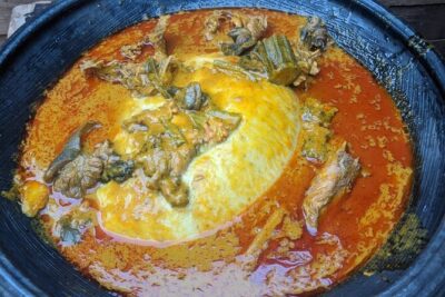 Local Ghanaian Cooking Class in Accra to help support wellness community center - Market shopping in Accra: more than ingredients
