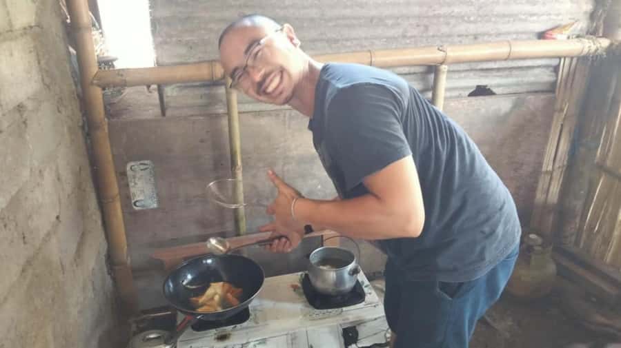 Lombok Traditional Pottery Experience and Village life - The People Factor: Dein, Family Hospitality, and Village Chat