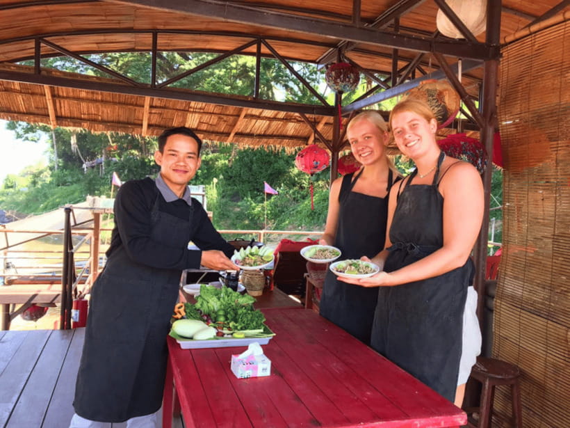 Luang Prabang: Mekong River Cooking Class with Hotel Pickup - Getting from Your Hotel to the Market: Tuk-Tuk Time and Timing Sense
