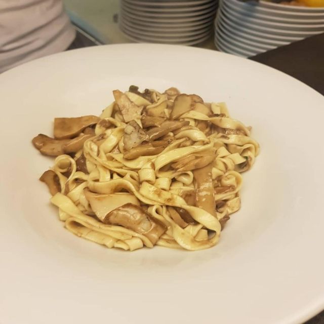 Lucca: Traditional-Traditional Cooking Class cuisine course - Getting there: hotel pickup that keeps your day on track