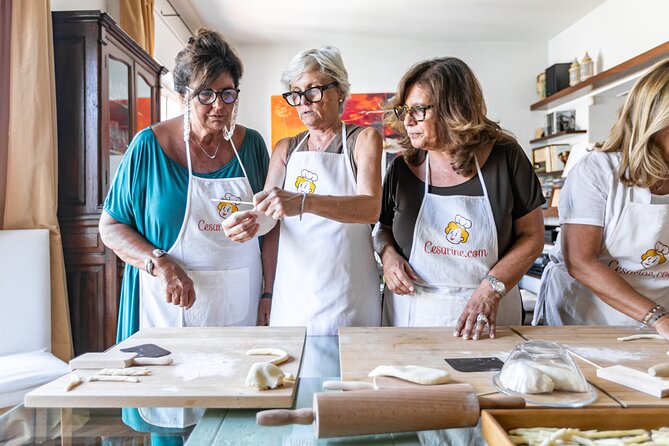 Lucca Walking Tour & Traditional Cooking Class with Wine - Lucca Walking Tour Starting at Piazza dell’Anfiteatro