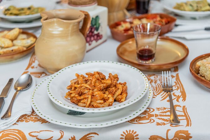 Lucca Walking Tour & Traditional Cooking Class with Wine - What the Market + Historic-Streets Walk Adds to Your Meal