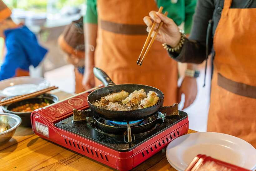 Mad Monkey Hoi An Cooking Class & Bamboo Boats - Two Hours of Hands-On Cooking Class