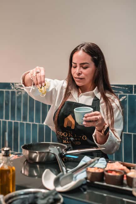 Madrid: Tapas Cooking Class with bottomless Wine Pairing - Welcome Cava, Cheese Board, and Getting Oriented in Madrid