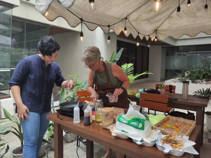 Makati: Hands on Manila Cooking Class - Who this cooking class is best for