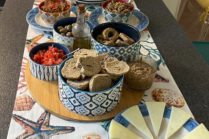 Make pasta, drink wine. Cooking class with transported included! - Macaroni wire and the Caturu tool you take home