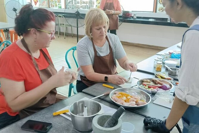 Malay Culinary Journey Cooking Class for the Adventurous Foodie - Should you book Penang Chiak’s morning market cooking class?