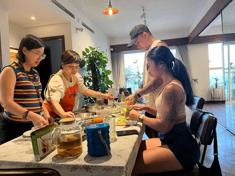 Mama Lan's Home Cooking Class with 30+ Years of Experience - Meeting point, timing, and how to show up calm
