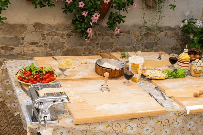 Marì Cooking Class in a Family Farm with Amalfi Coast view - Maria’s Farm House Vibe: Tenuta Oro Verde and the Family Feel