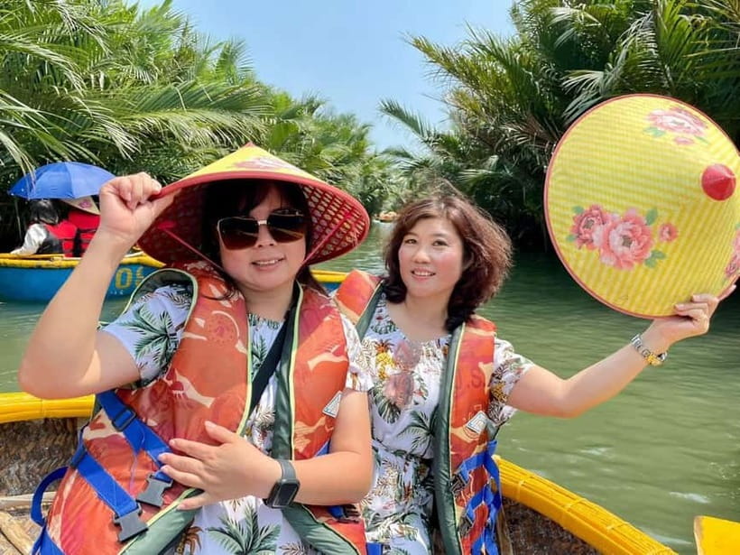 Market Tour, Basket Boat Ride & Cooking Class by Hangcoconut - Who should book this cooking + basket boat combo