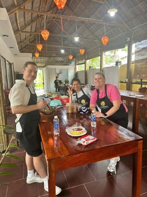 Market Tour, Basket Boat Ride & Cooking Class by Hangcoconut - Basket boat in Bay Mau: the coconut-forest ride and crab-catching