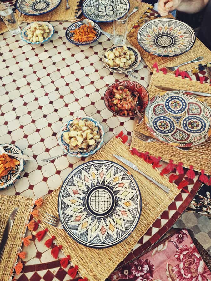 Marrakech: Moroccan Cooking Class for vegetarians and vegan - Cooking the starter: Moroccan salads or briwat
