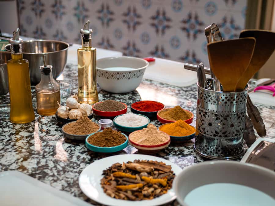 Marrakech: Moroccan Cooking Class with Market Visit and Meal - Eating It All in a Cozy Salon: Why the Meal Part Matters